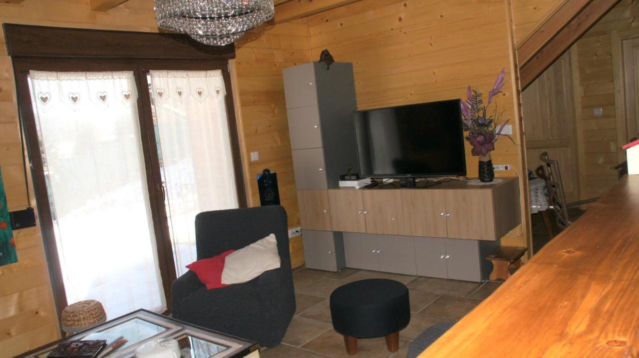 Du Champs Des Semeaux Chalet